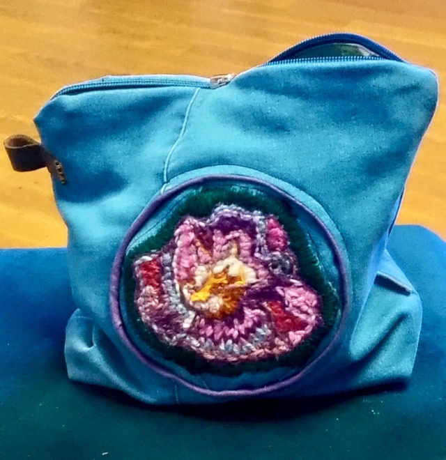 NeuloAina pussukka -Orvokki