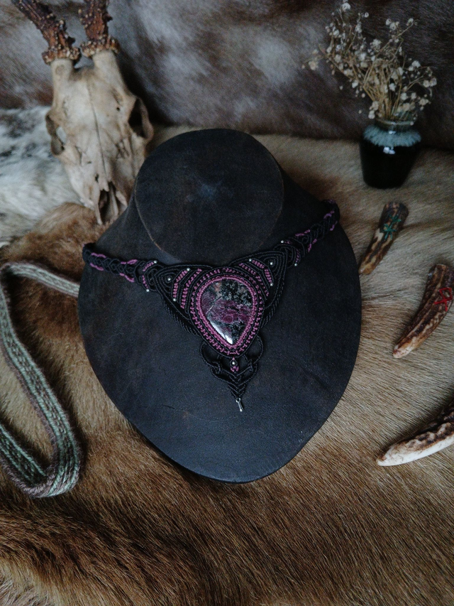 Ombre de Nótt – Eudialyte