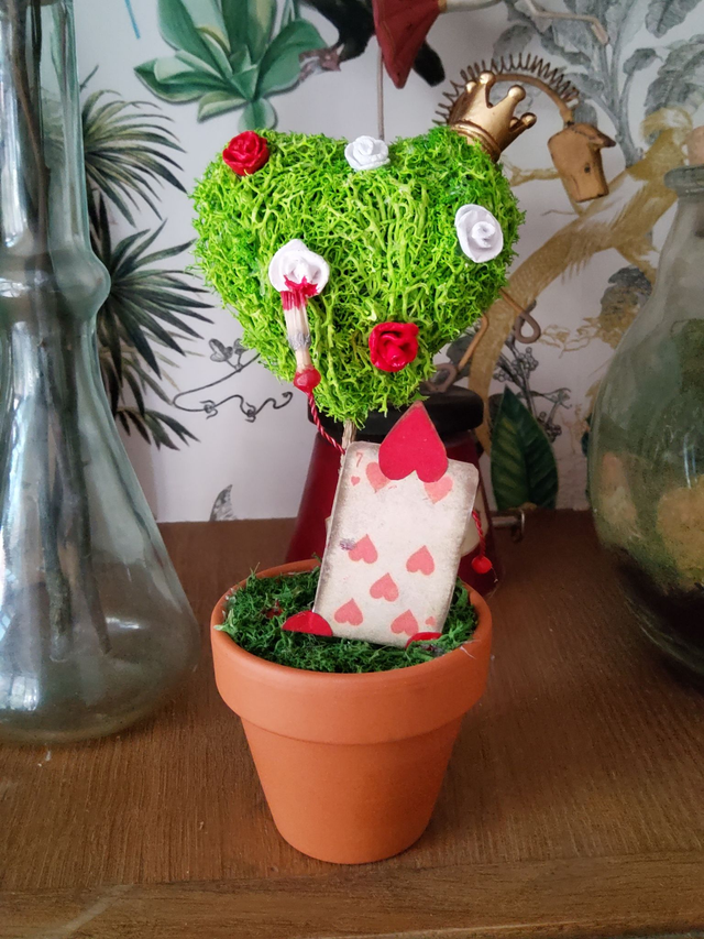 Wonderland - Jardinier de cœur en pot