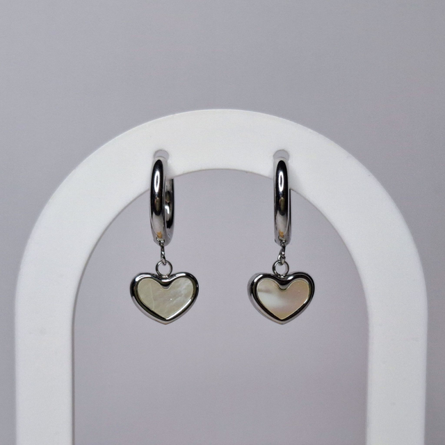 Coeur argenté brillant