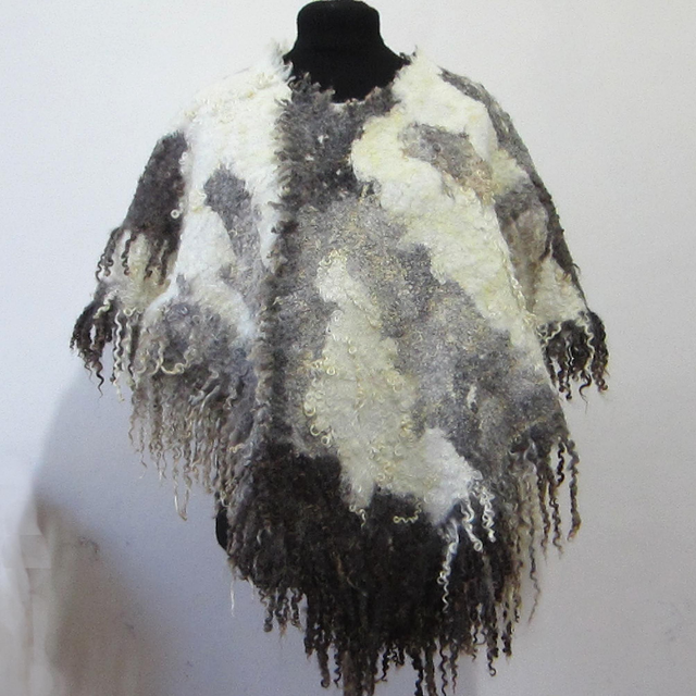 Poncho lana seta infeltrito fatto a mano poncho feltro regalo unico per lei materiali ecologici