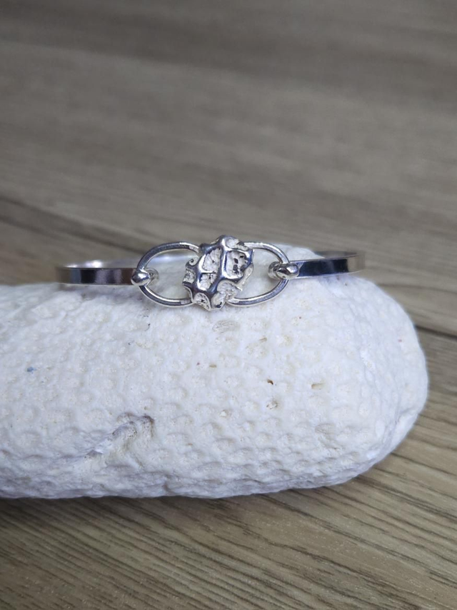 Coral fragment double loop  bangle