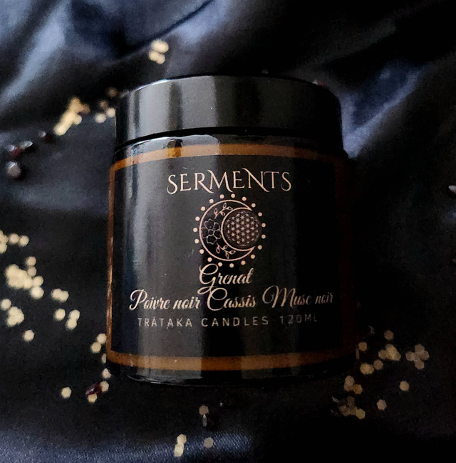 Bougie &#039;Serments&#039; - Parfums Poivre Noir Cassis Musc Noir - Grenat