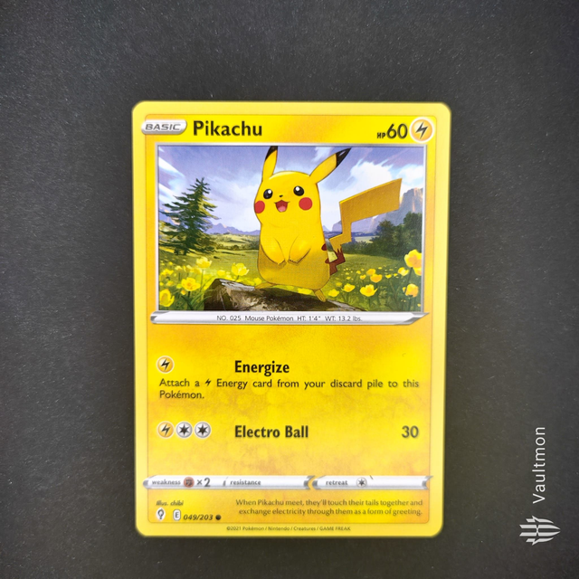 Pikachu 049/203 Evolving Skies SWSH Common