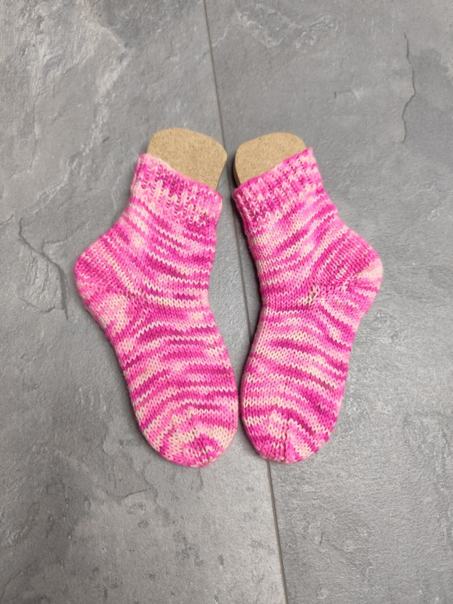 Handgestrickte Socken Größe 22/23