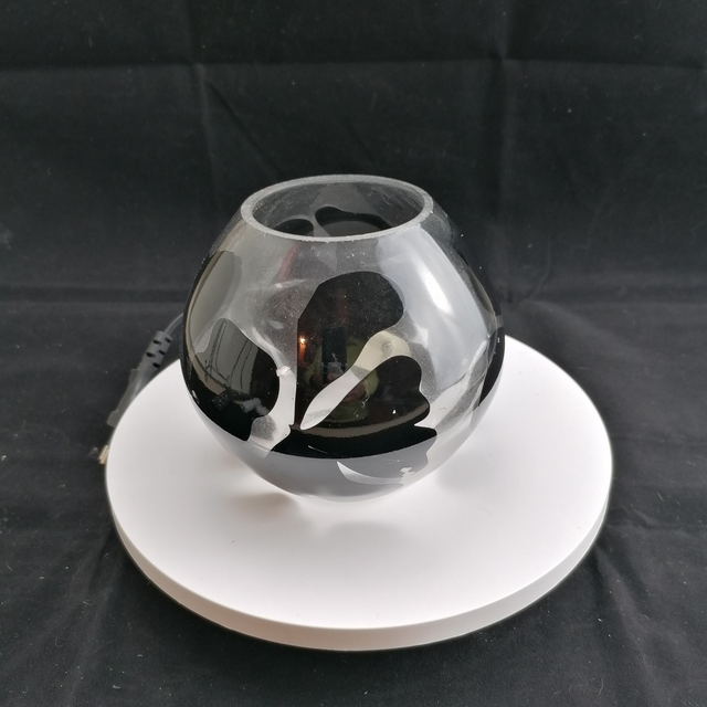 IKEA | &#039;Knubbig&#039; Sfeerlamp Nachtlamp Handgemaakt Glas Bloemmotief E14 halogeen fitting Netsnoer en lichtnetschakelaar Zwarte kleur | Vintage