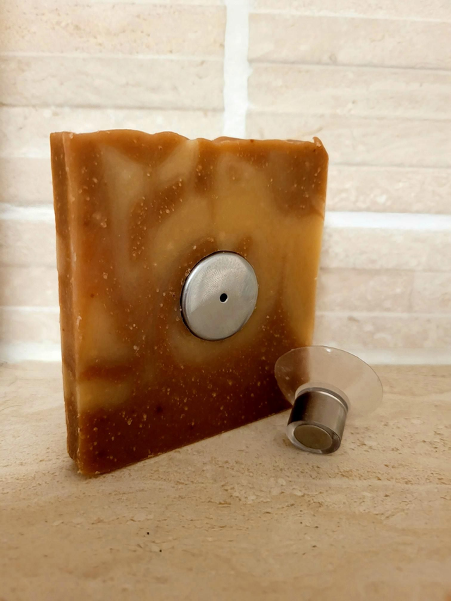 Porte-savons aimanté