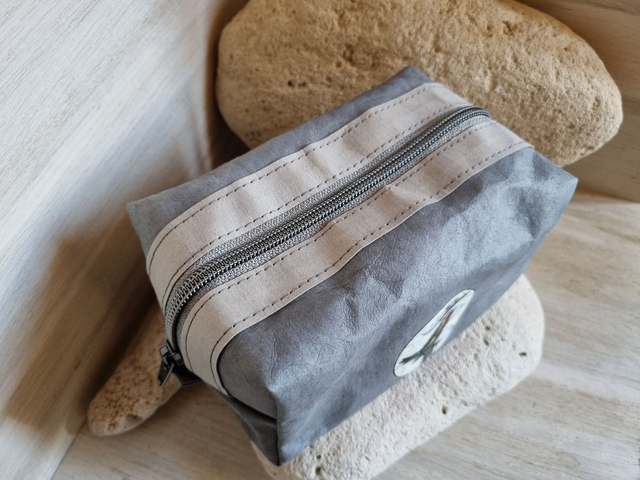 Trousse boîte gris
