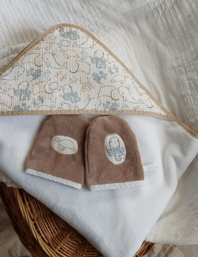 Cape de bain personnalisée &amp; gants de toilette 