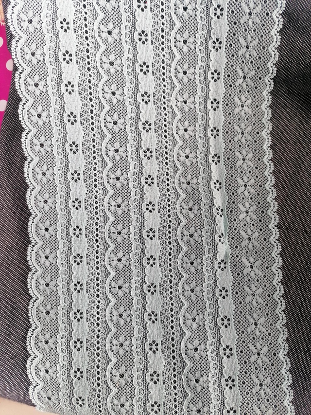 Dentelle vert pastel