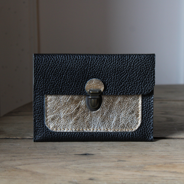 Pochette à poche plaquée