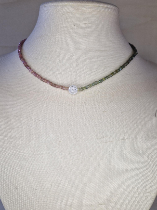 Tourmaline rose, Tourmaline verte, Quartz irisé / 067