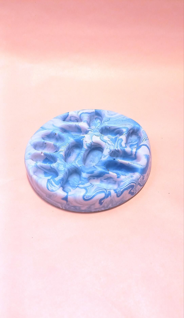 Stojak na biżuterię, kamień niebiesko-różowy