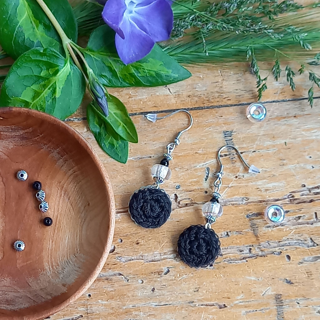 Boucles d'oreille Les P'tites Soucoupes - noires