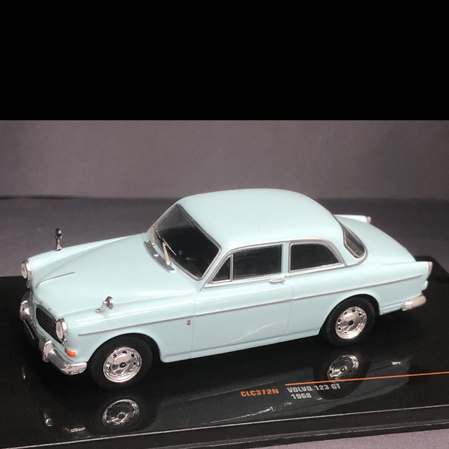 Volvo 123 GT 1968 hell blau IXO 1:43