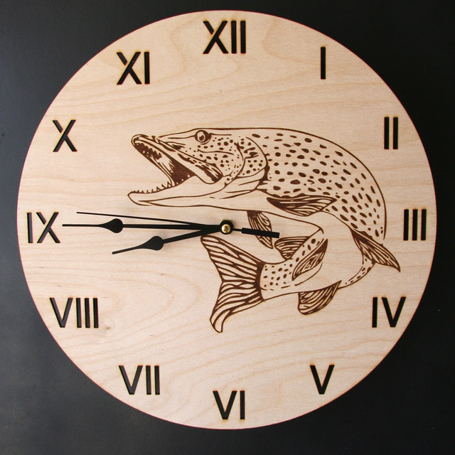Horloge brochet