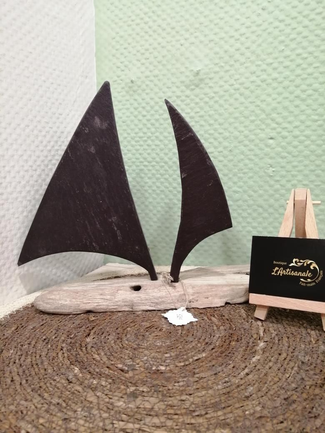 Bateau double voile ardoise sur bois flotté
