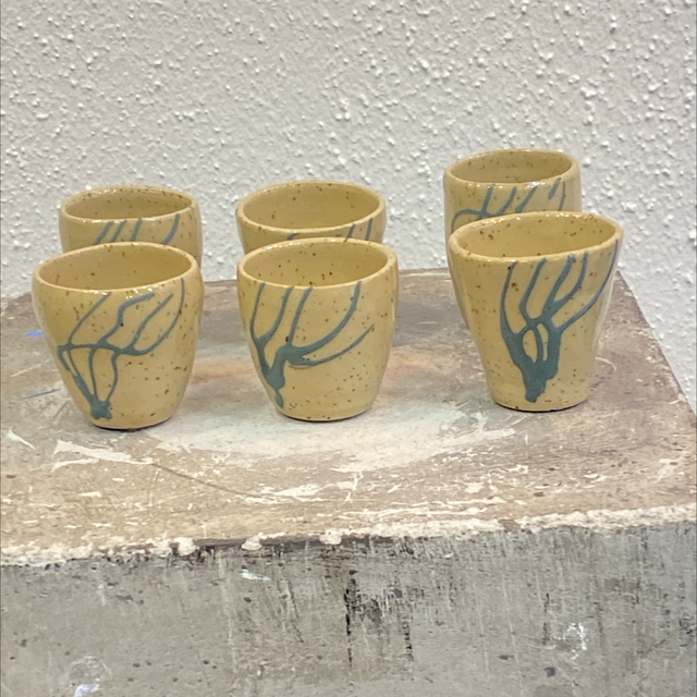 “Ålegræs” snapsebæger af Inge Stendys 