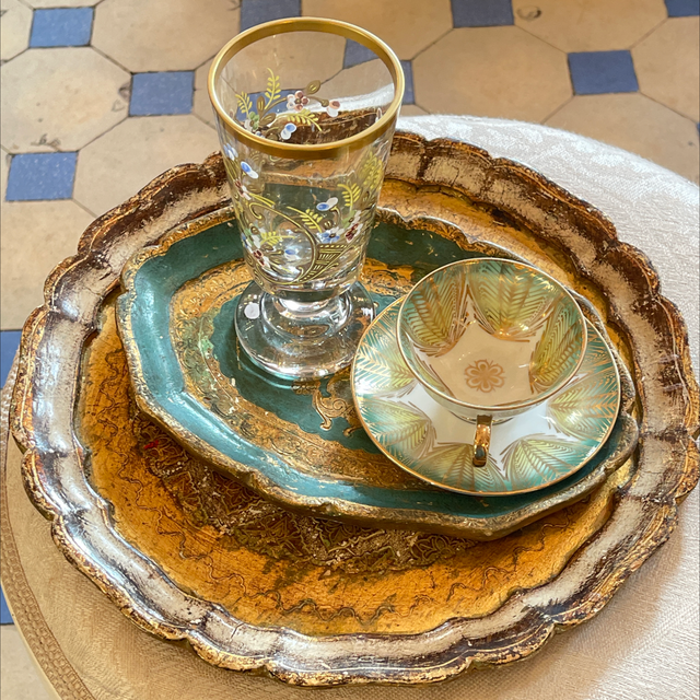   Florentiner Goldtablett aus Holz