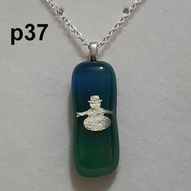 Silver snowman green and blue glass pendant &amp; chain p37