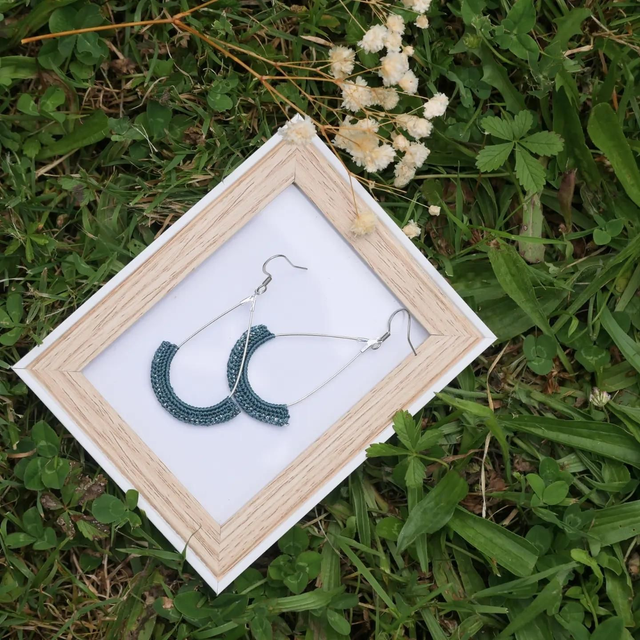 Boucles d'oreilles Créoles goutte d'eau bleu gris