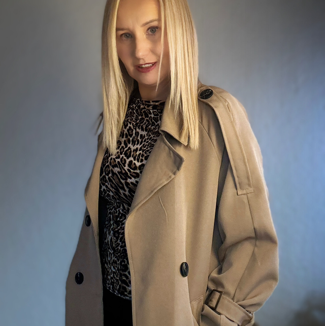 Taupe Trenchcoat Copine