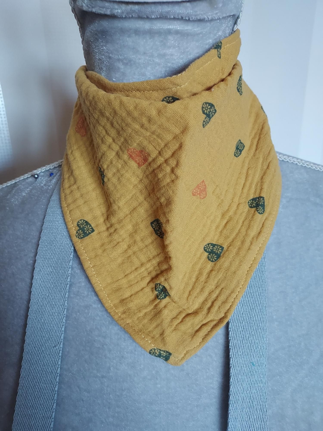 Schal Musselin Gelb mit Herzen