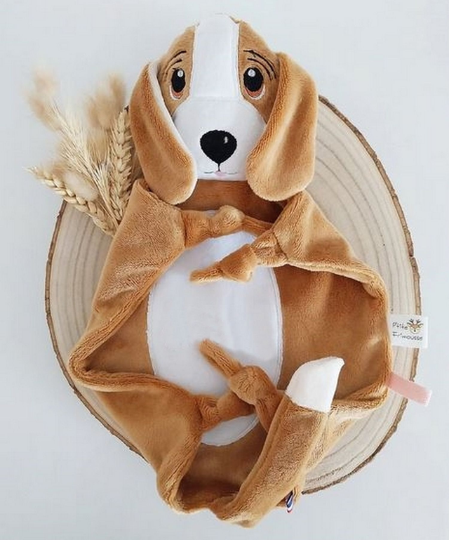 Commande dog basset beagle camel pour Léa