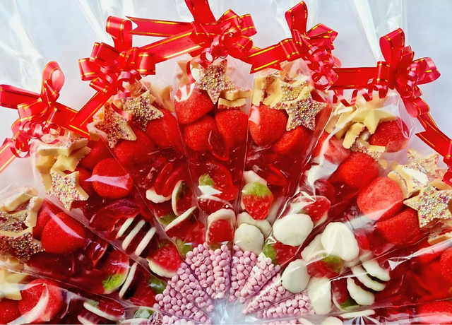 Strawberry &amp; Chocolate Sweet Cones