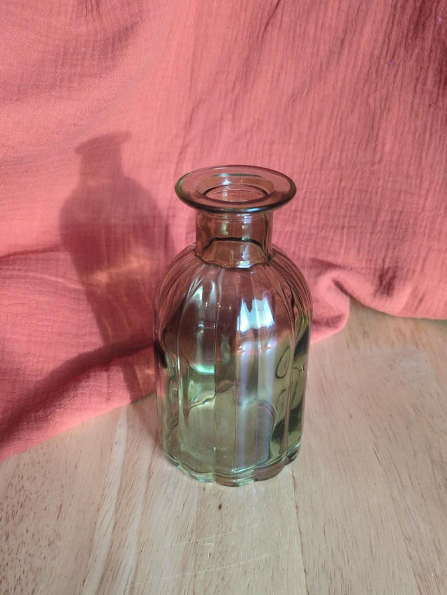 Vase soliflore en verre teinté vert