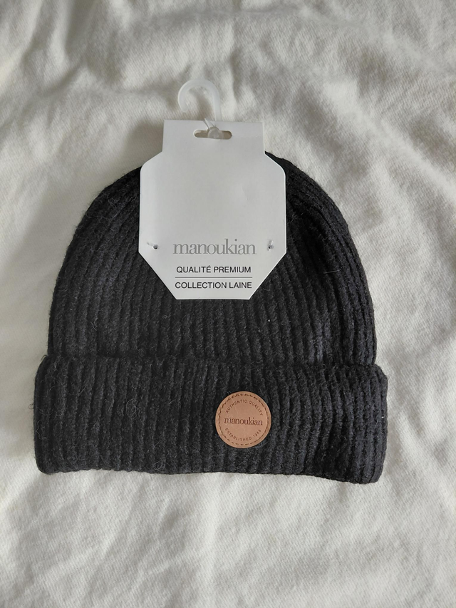 Bonnet Manoukian couleur noir modèle sans ponpon 