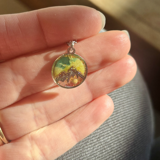 Collier argenté Montagne &amp; Graine de moutarde Vert