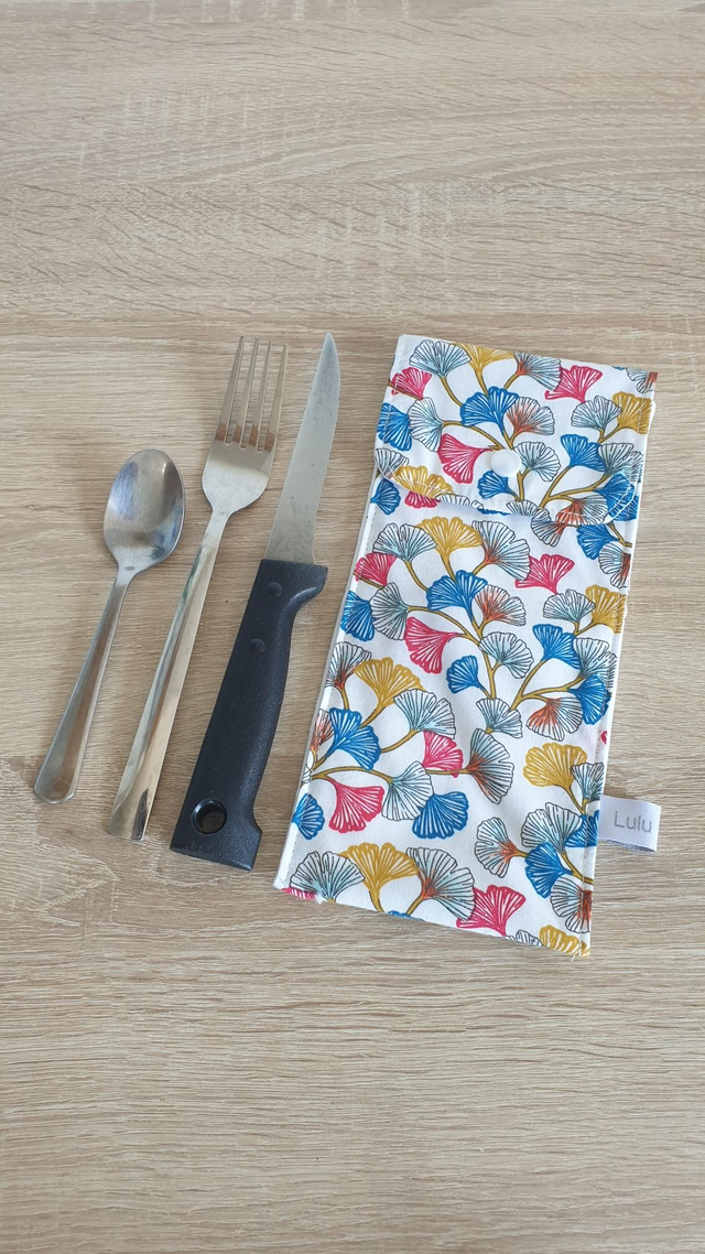 Etui à couverts ou brosse à dents imperméable ginkgo fond blanc 