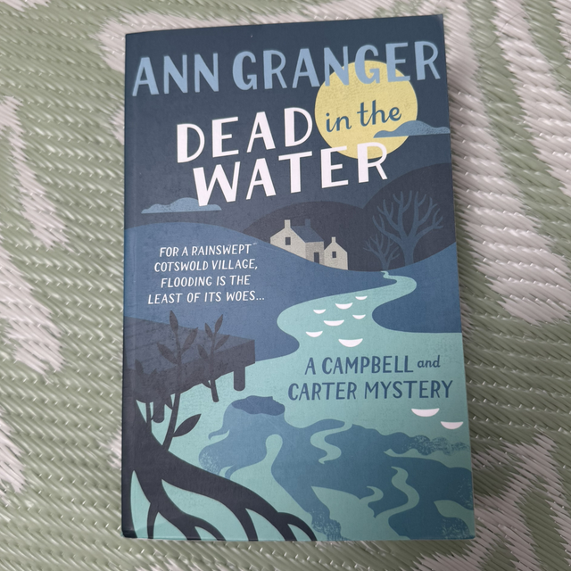 Dead in the water 