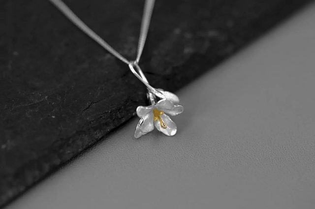 Freesia Silver Necklace