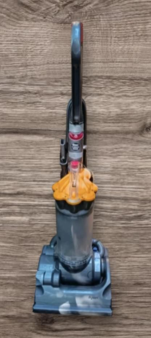 Dyson DC33 all floors upright vacuum 