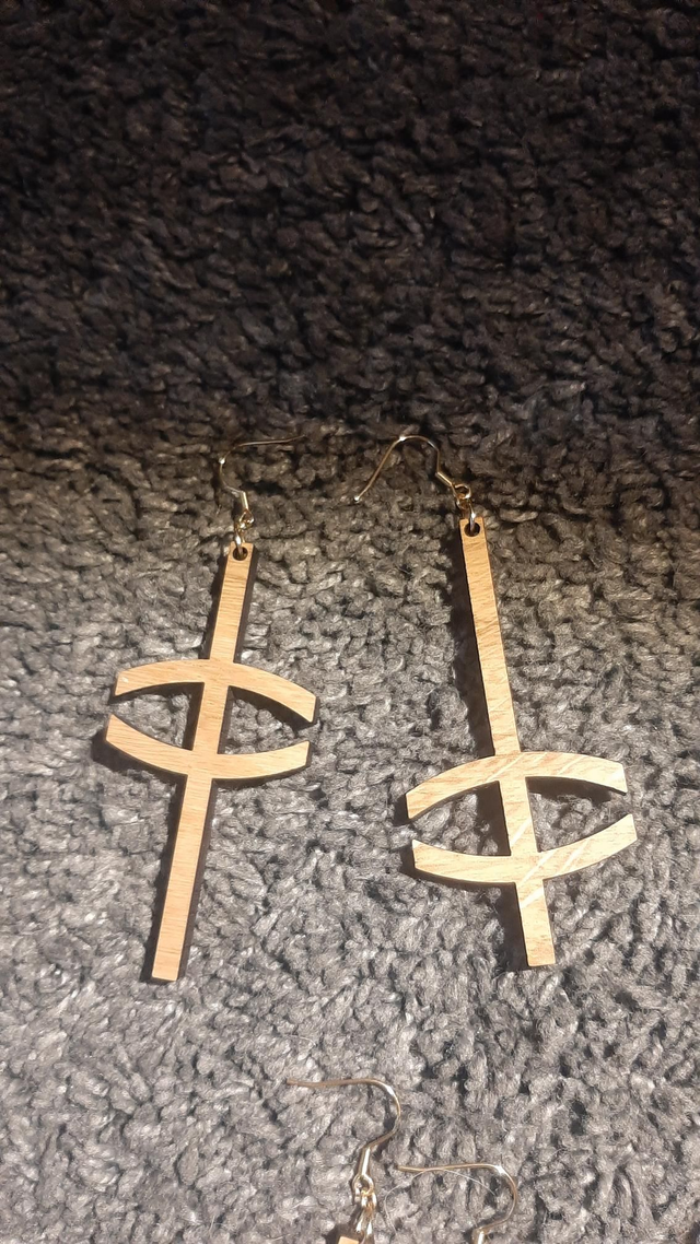 Moyennes boucles d&#039;oreilles &quot;clé&quot; - chêne massif - Collection Apu