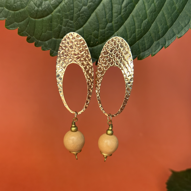 Brinco Bola Longo Oval Dourado — Peça ÚNICA