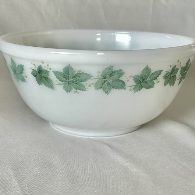 Vintage Phoenix Opalware Green Ivy Leaf Milk Glass Mixing Bowl