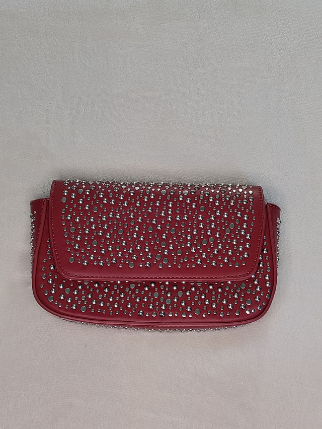 Sac porté travers petits clous et chaine en maille épaisse