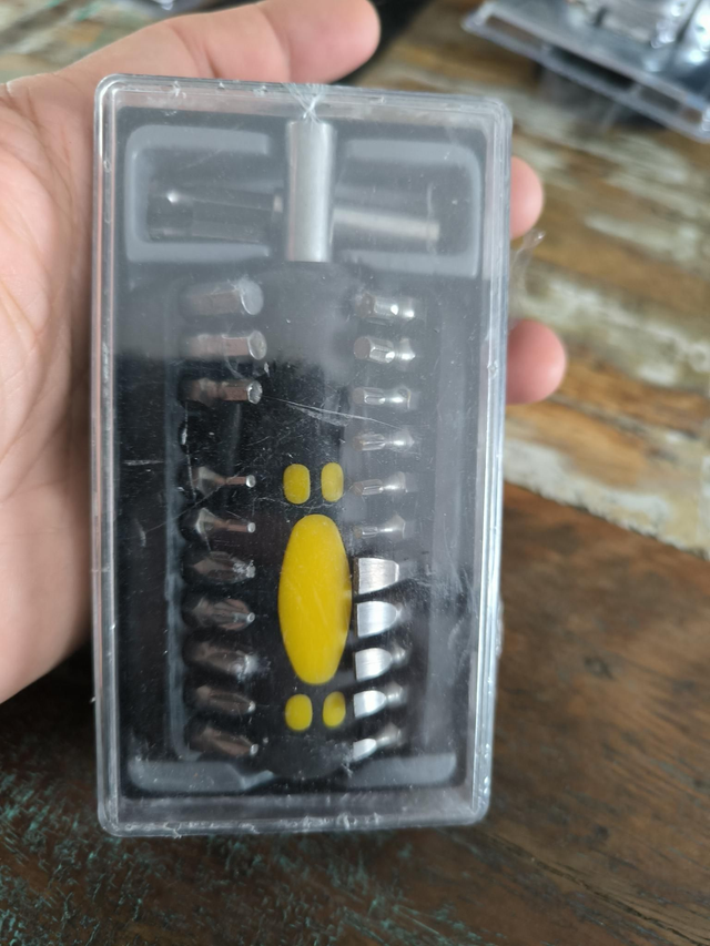 KIT DE VISSAGE 24 PIECES