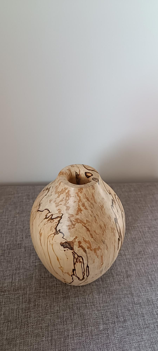 Vase en hêtre échauffé