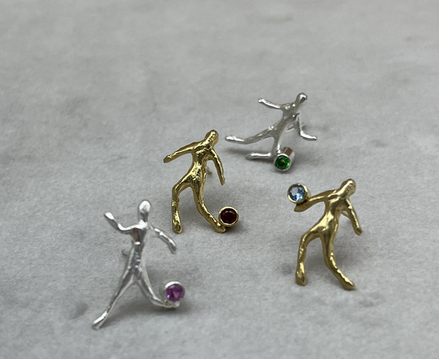 Dancer earrings w. stones