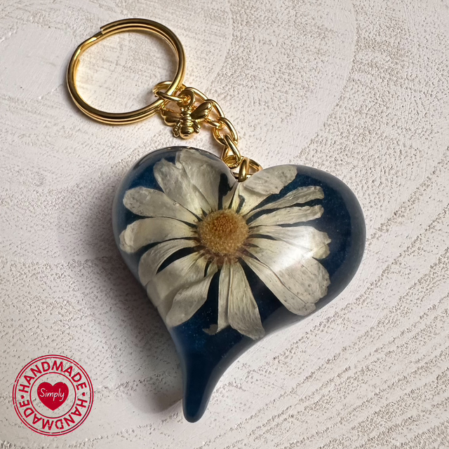 Keyring - Dried Daisy Flower Plump Heart