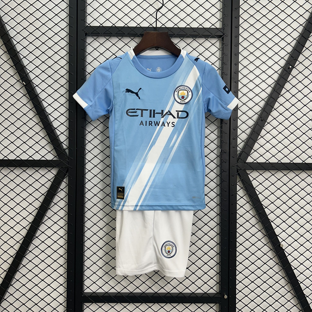 Conjunto camiseta + pantalón NIÑOS 1ª Manchester City- 25-26