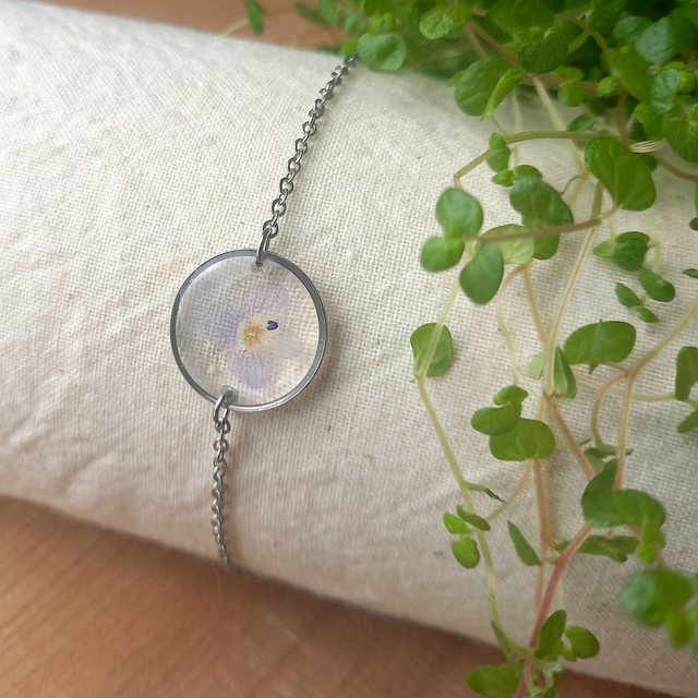 Bracelet argenté · Fleurs séchées Veronica 