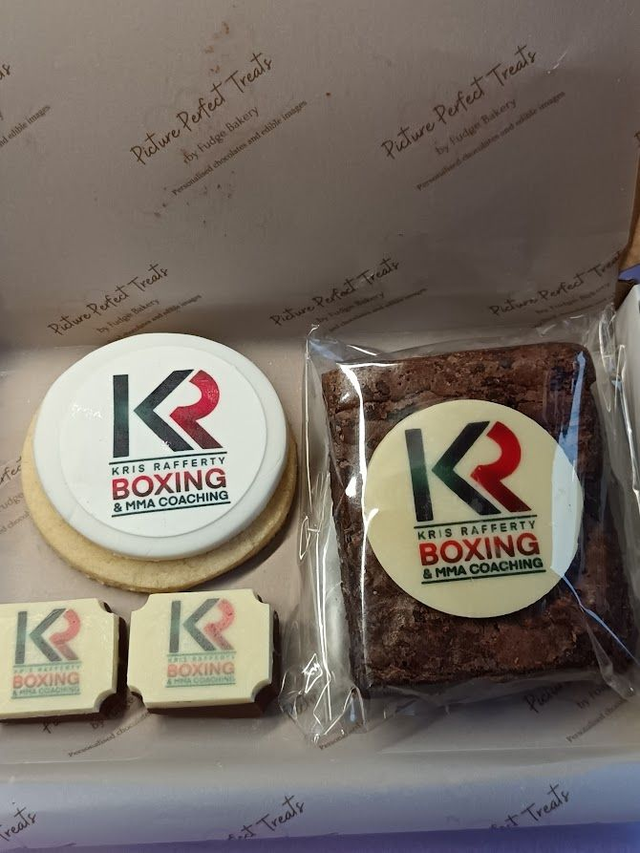 Logo promotional box.