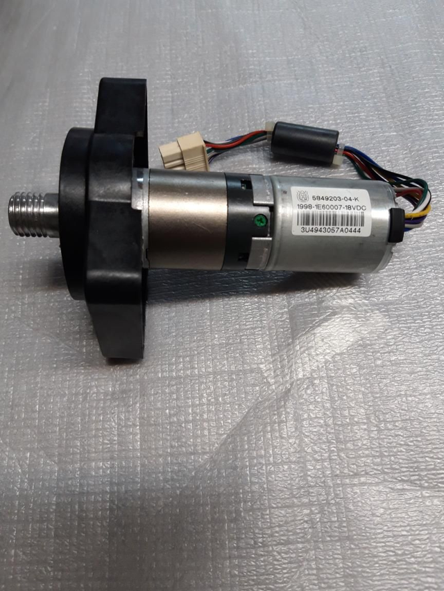 Moteur de roue pour tondeuse robot