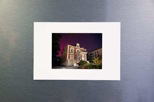 Photo d&#039;aurore boréale derrière la mairie de Fontaines-sur-Saône 2