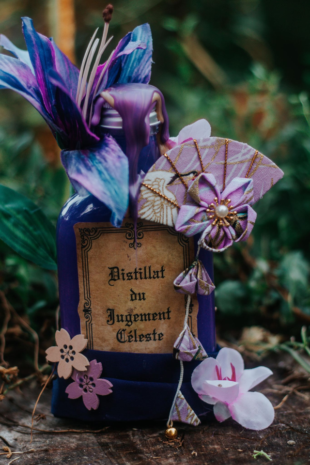 Potion magique violette décorative – Élixir du Voile Astral – Décoration céleste et mystique – Flacon féerique – Univers fantasy